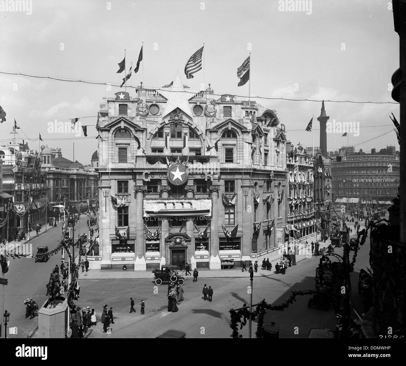 Gli uffici della White Star Line, Cockspur Street, Londra, 1911. Artista: Bedford Lemere e azienda Foto Stock