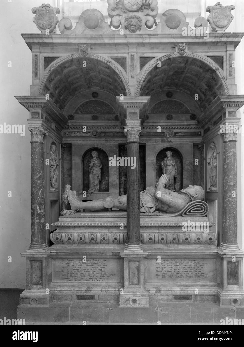 Un Monumento in Santa Trinità, Long Melford, Suffolk, 1960. Artista: Laurence Goldman Foto Stock