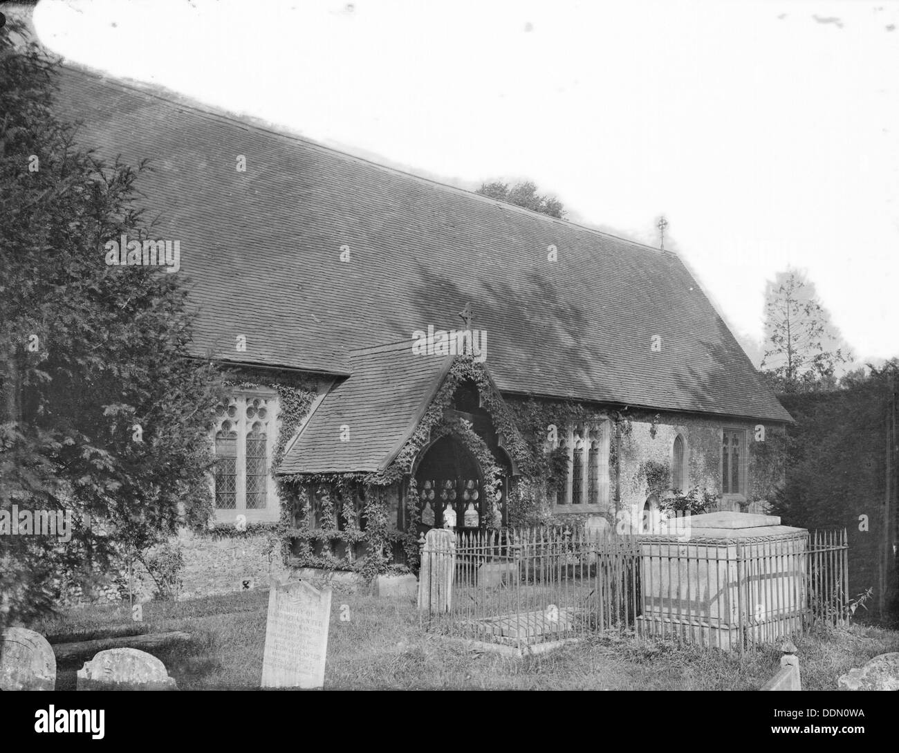 La Chiesa di San Pietro, Old Windsor, Berkshire, 1880. Artista: Henry Taunt Foto Stock