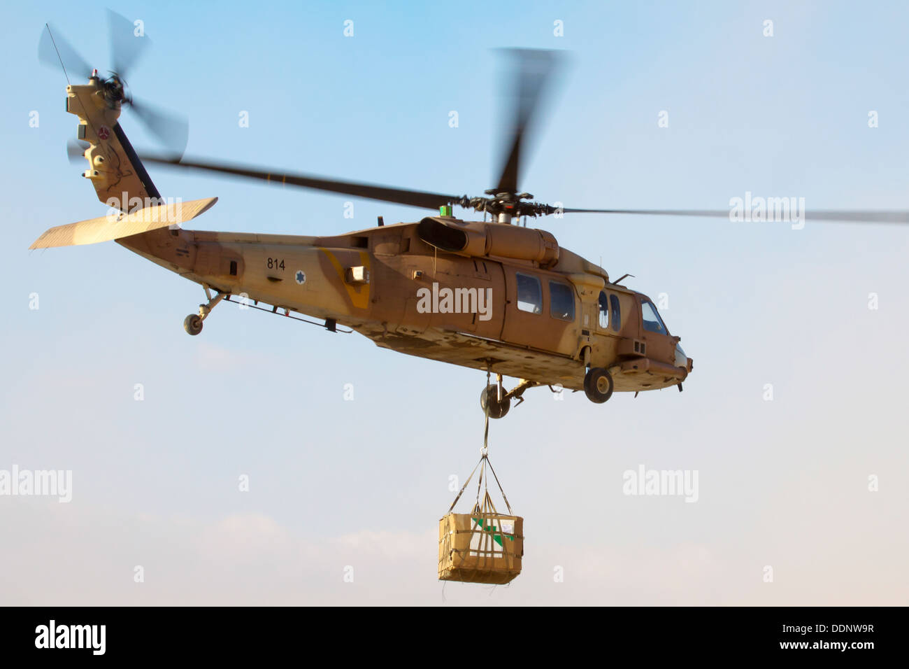 Forza Aerea israeliana (IAF), elicottero Sikorsky UH-60 Blackhawk (Yanshuf) in volo Foto Stock