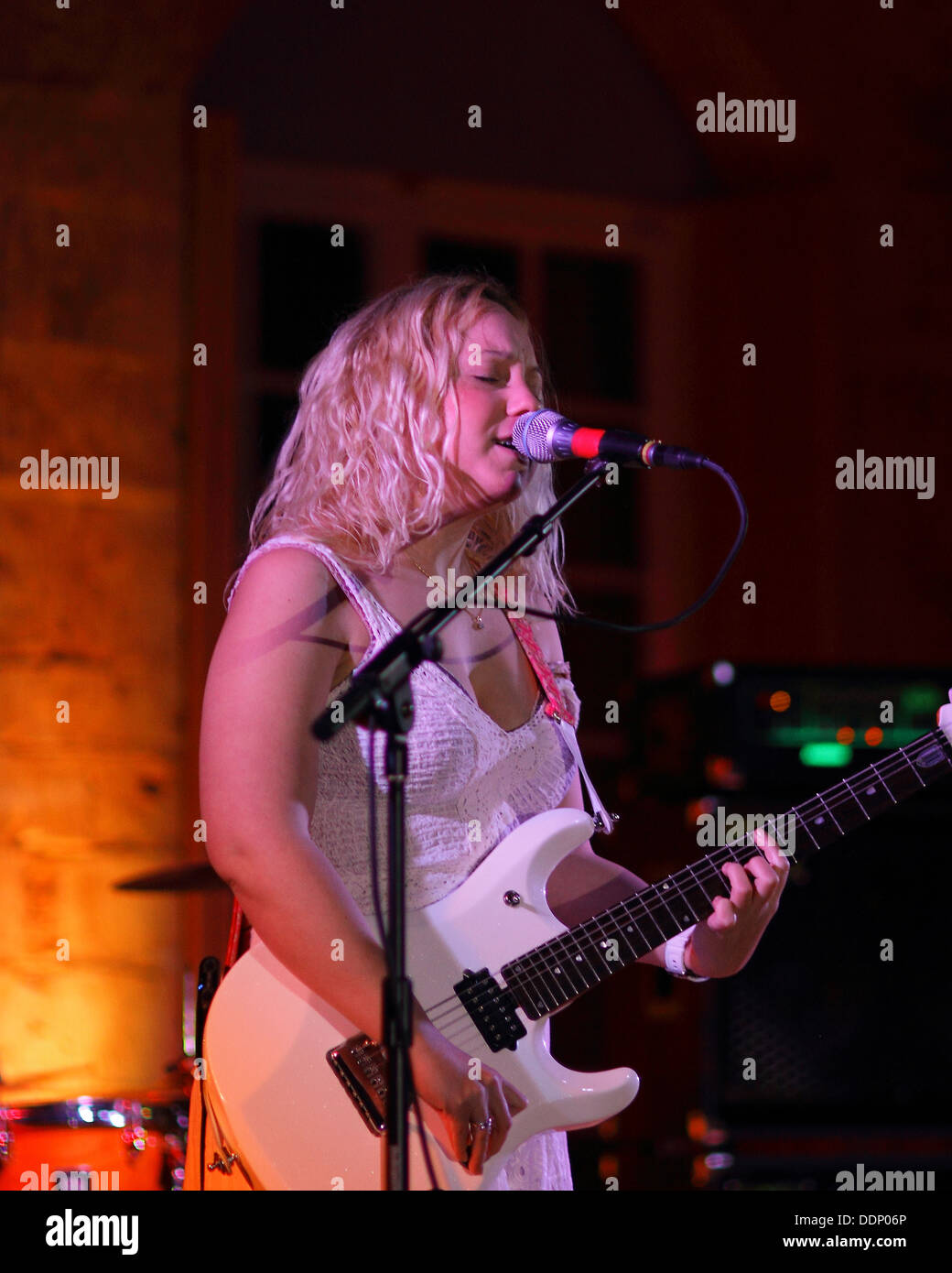 Chantel McGregor live al Tythe Barn, Bishops Cleeve, Cheltenham Foto Stock