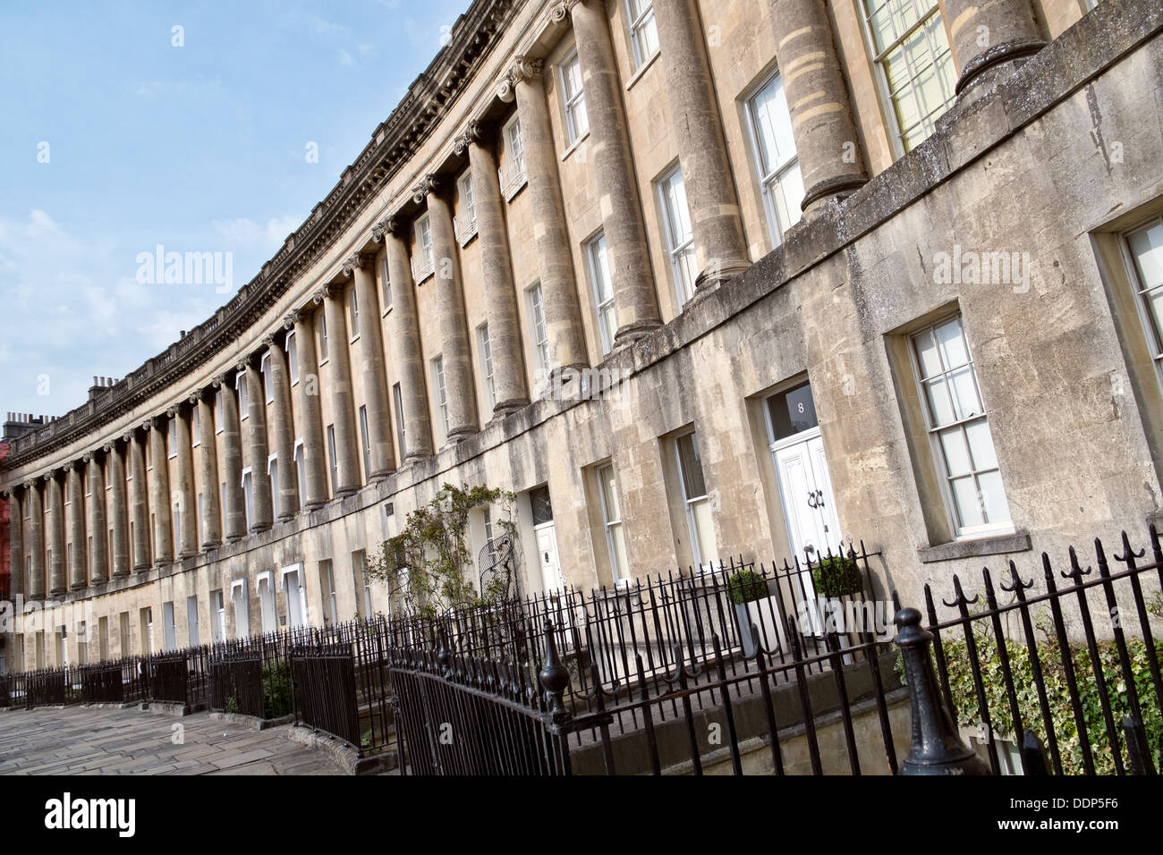 Il georgiano, Royal Crescent, nel patrimonio mondiale dell UNESCO Città di Bath nel Somerset, Regno Unito Foto Stock