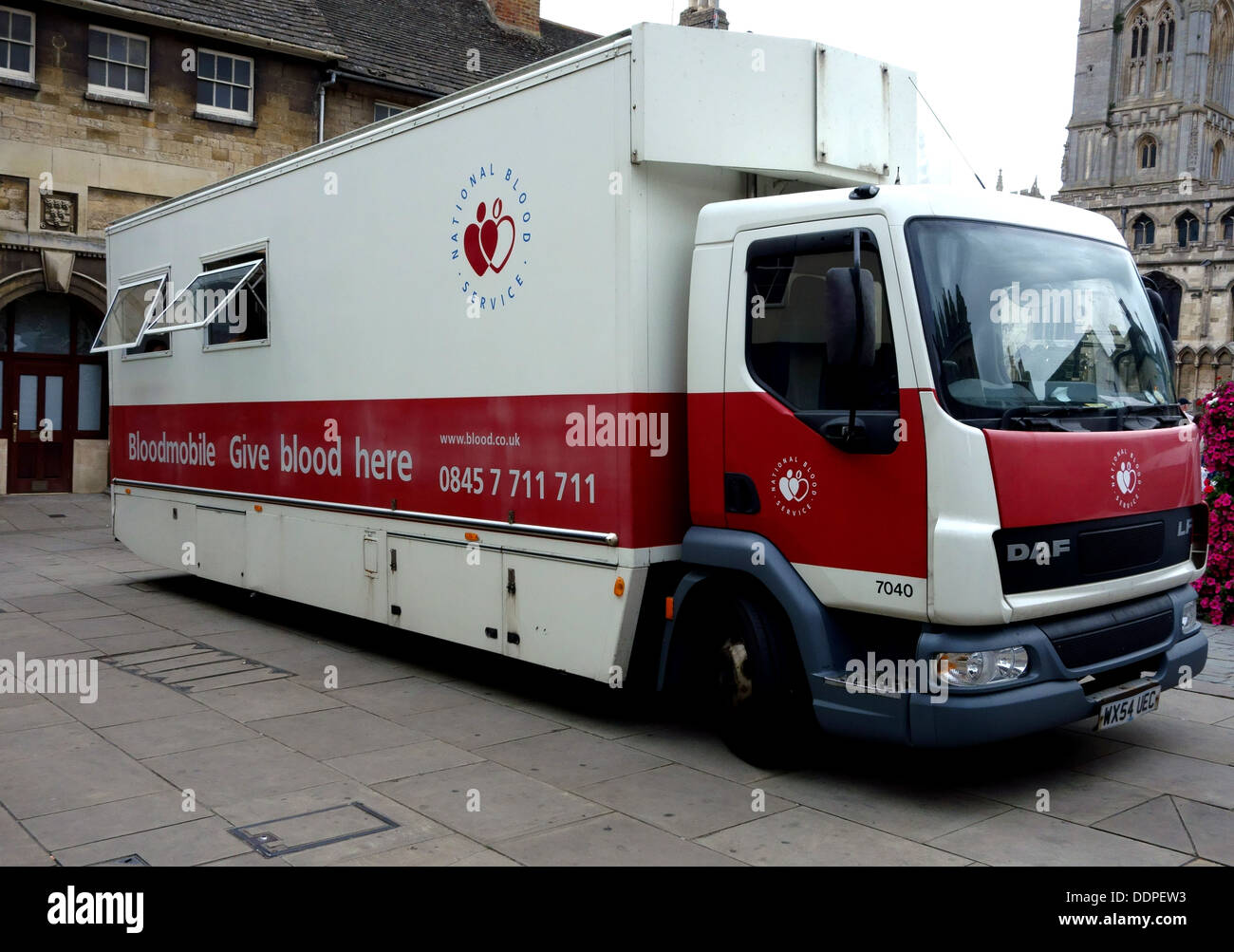 Mobile di donazione di sangue unità parcheggiata a Stamford, Inghilterra Foto Stock
