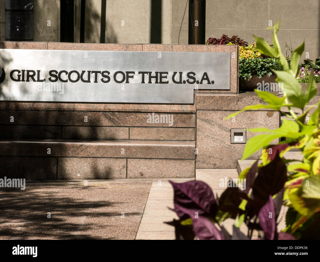 Girl Scouts della sede centrale degli Stati Uniti firma a New York City, Stati Uniti Foto Stock