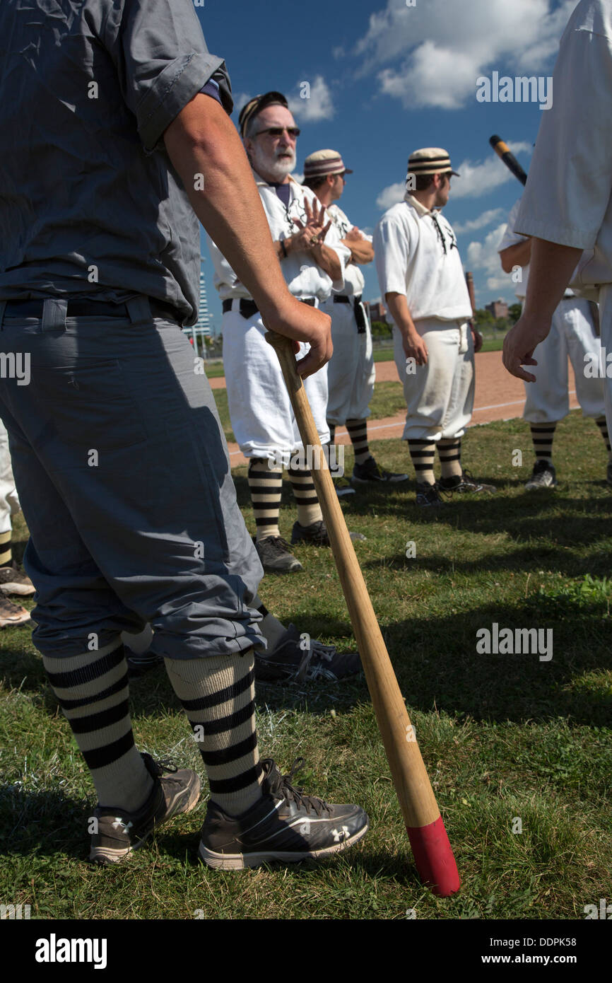 Detroit, Michigan - una base vintage palla di gioco tra la Wyandotte stelle e la Saginaw vecchio Ori, utilizzando le regole da 1860's. Foto Stock