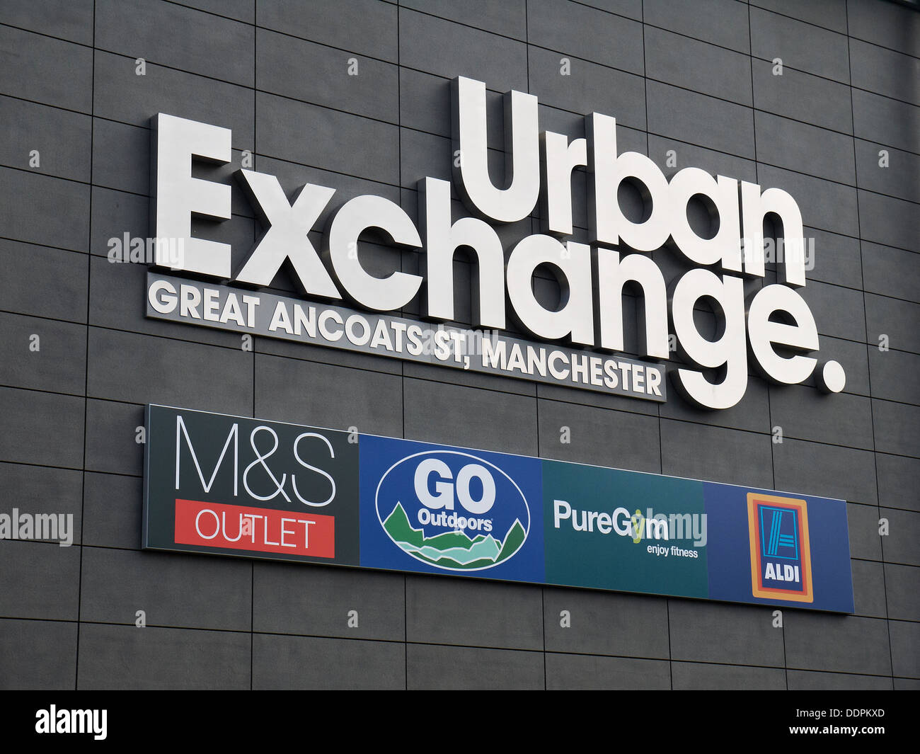 Scambio urbano retail park sign in Manchester REGNO UNITO Foto Stock