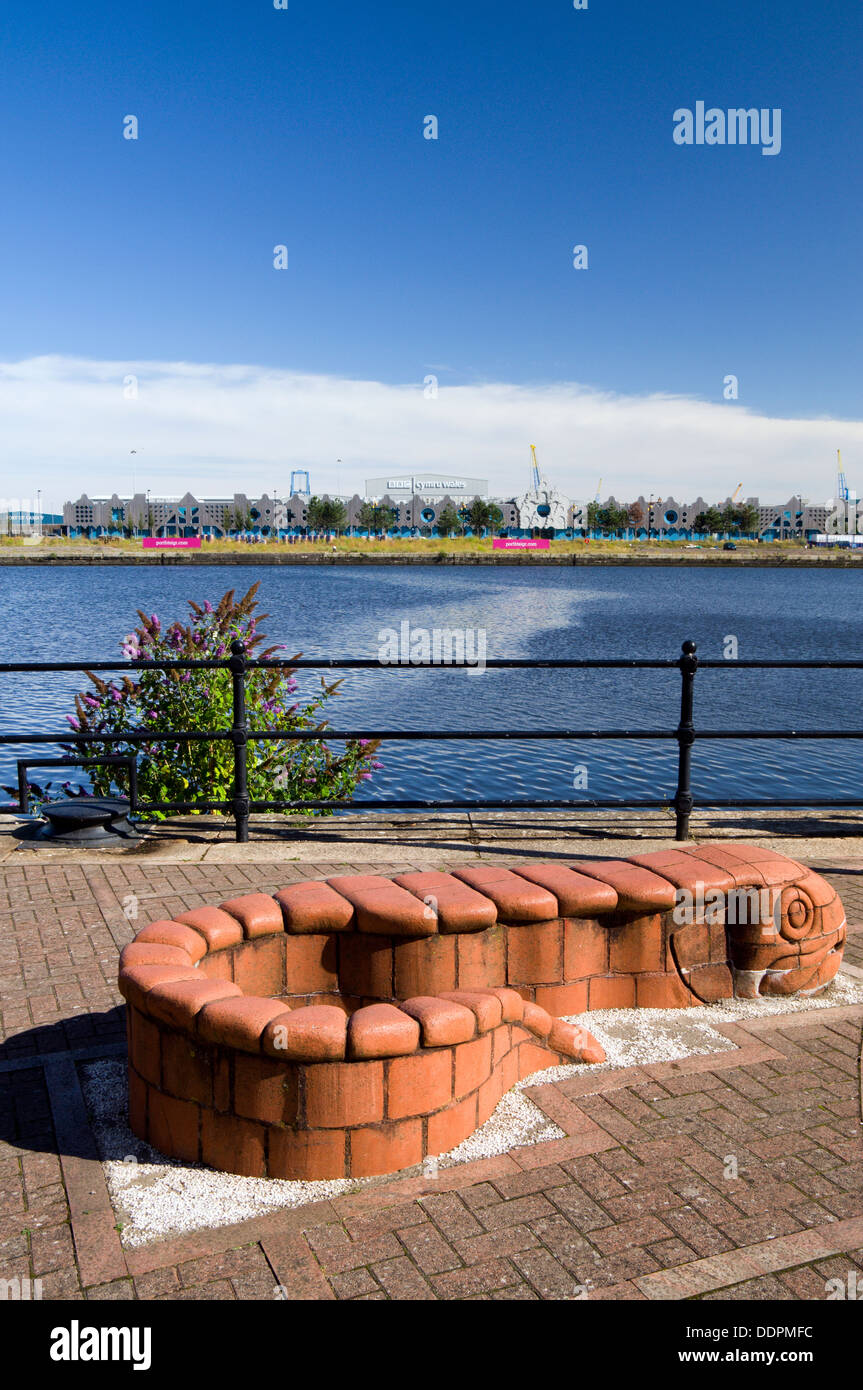Beastie panchine, bacino Roath e BBC studios, Cardifff Bay, il Galles. Foto Stock