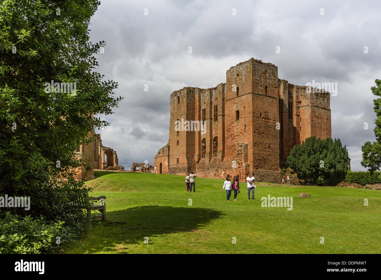 Le rovine del normanno tenere presso il Castello di Kenilworth, Warwickshire, Inghilterra. Foto Stock