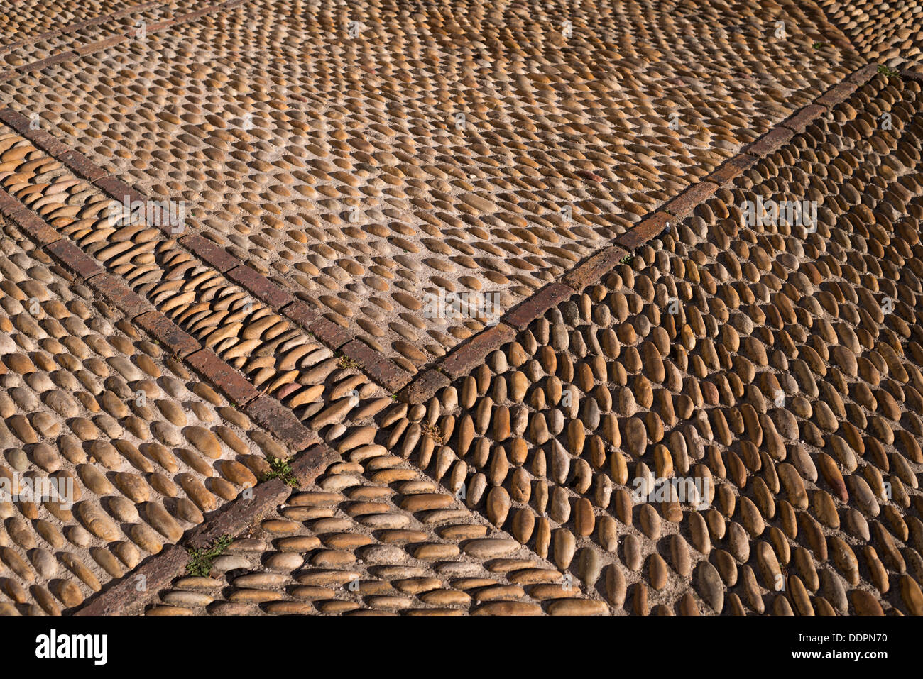 Modello di pietre utilizzate sul marciapiede, Avignon, Francia Foto Stock