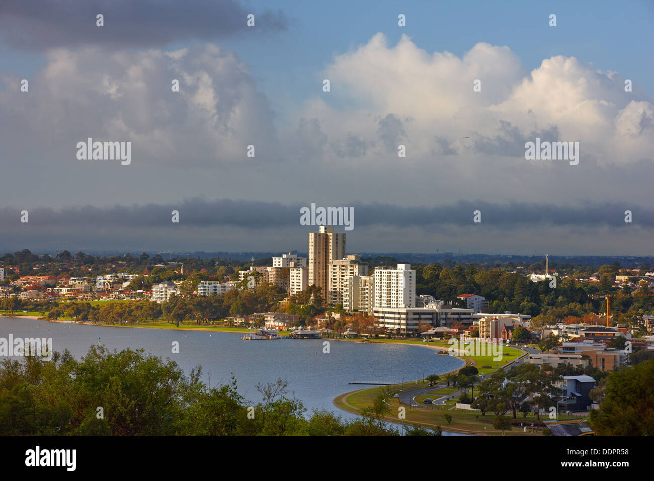 A sud dello skyline di Perth, Australia orientale Foto Stock
