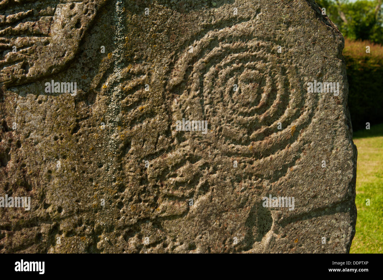 Si tratta di un Celtic e pre-Celtic simbolo apposto su un certo numero di irlandesi e megalitico siti neolitici, soprattutto all'interno del Newgrange Foto Stock