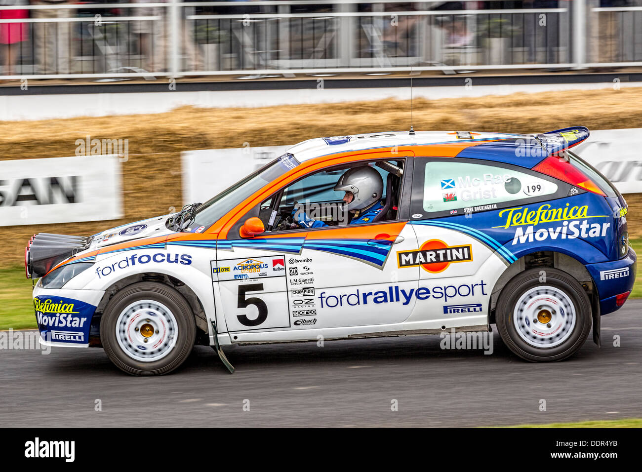 2002 Ford Focus WRC ex-Colin McRae auto presso il 2013 Goodwood Festival of Speed, Sussex, Regno Unito. Driver - Steve Rockingham Foto Stock