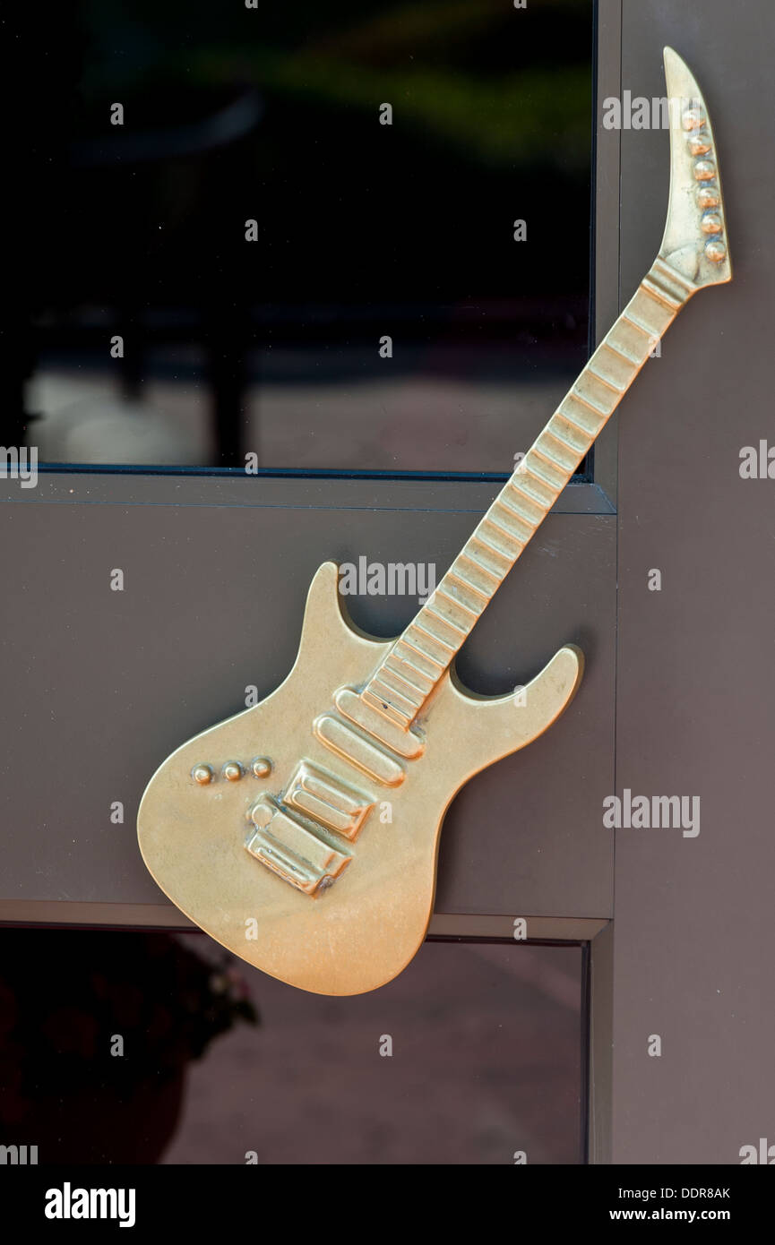 Porta chitarra immagini e fotografie stock ad alta risoluzione - Alamy