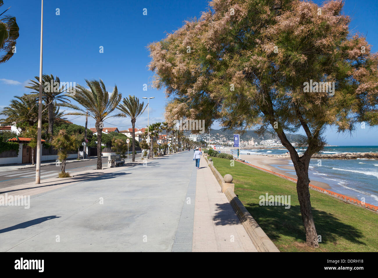 La passeggiata lungomare di Sitges spagna Foto Stock