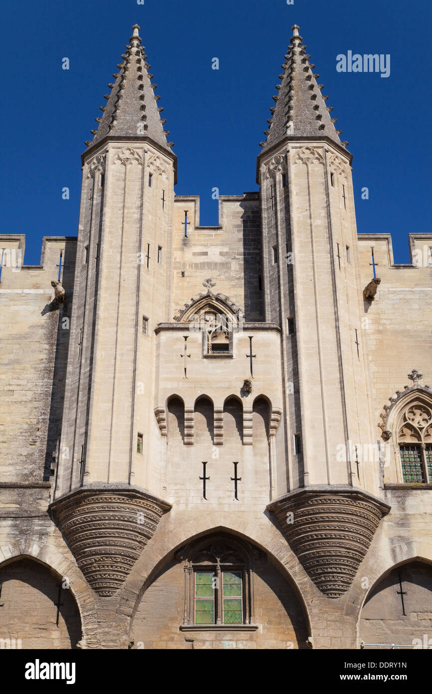 Tourelles du Palais des Papes (le torrette del palazzo papale), Avignon, Francia. Foto Stock
