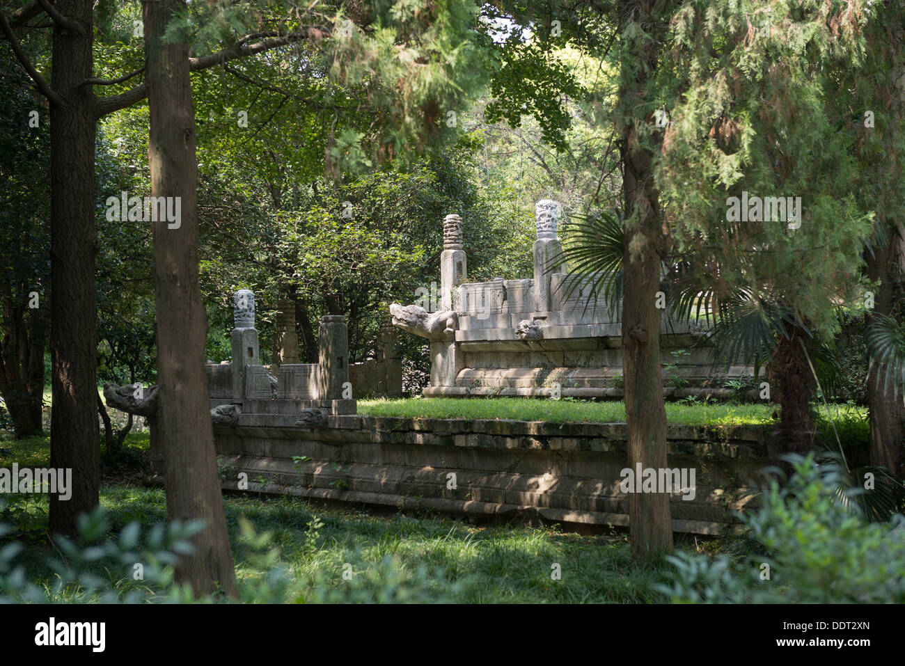 Le Tombe dei Ming, Nanjing, Cina. Terrazza sotto la Xiaoling Hall. Foto Stock