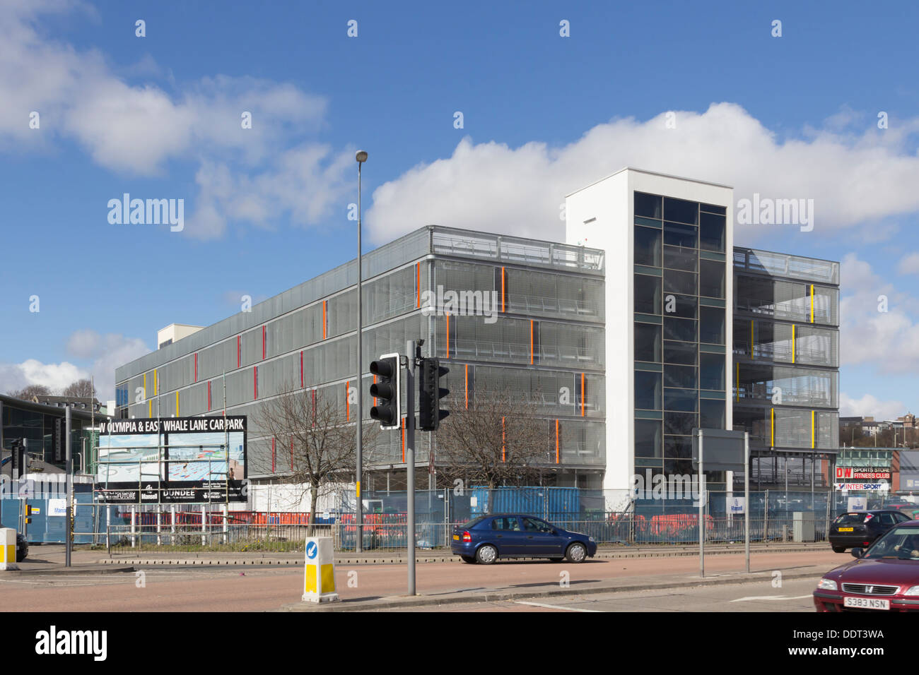 Olympia e Oriente Whale Lane parcheggio multipiano, Dundee, nelle ultime fasi della costruzione nella primavera del 2013. Foto Stock
