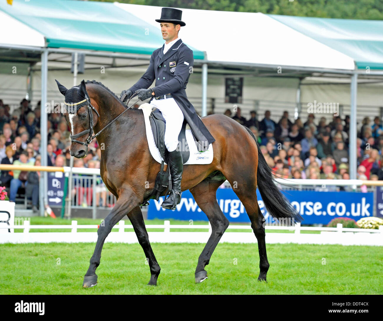 Burghley Park, Stamford, Lincolnshire, Regno Unito. Venerdì 06 settembre 2013. Il giorno 2 del Land Rover Burghley Horse Trials, pernottamento leader Jonathan Paget (NZL) riding Clifton promessa durante la fase di Dressage della internazionale 4 stelle di concorrenza CCI. Credito: Julie Badrick/Alamy Live News Foto Stock