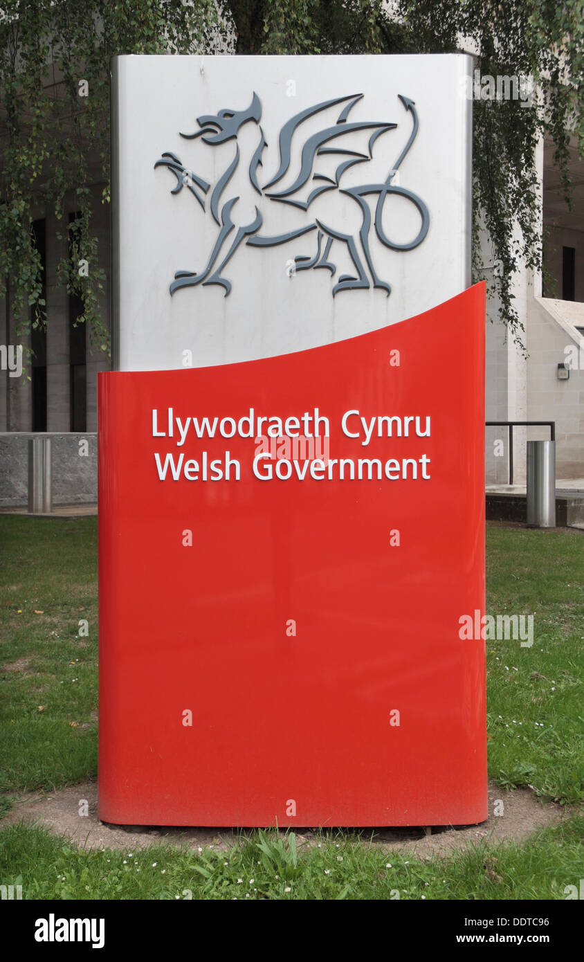 Il governo gallese Crown Edificio, Cathays terrazza, Cardiff, South Glamorgan, Galles. Foto Stock