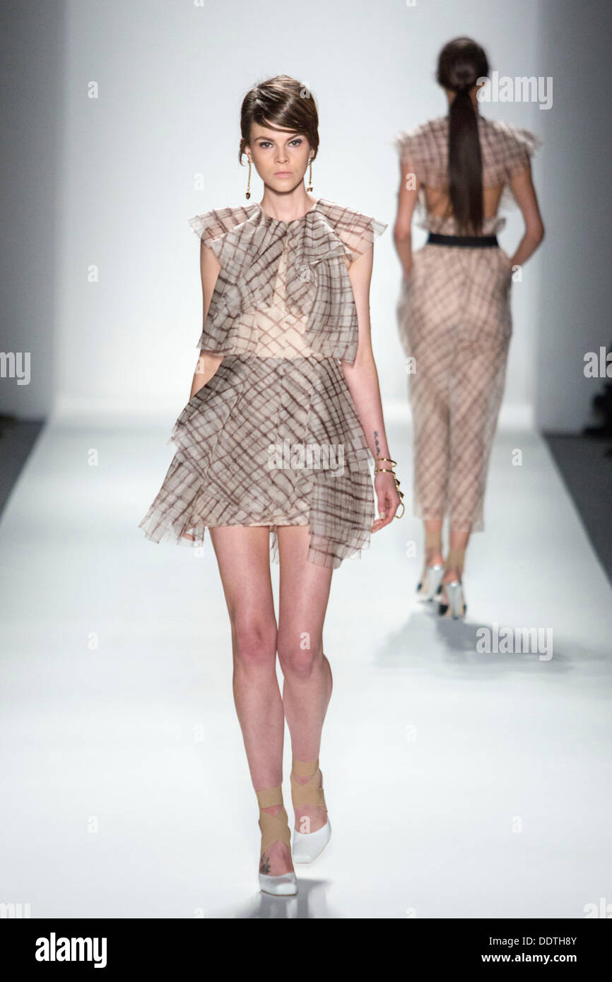 New York, Stati Uniti d'America. 06 Sep, 2013. Zimmerman a Mercedes-Benz della settimana della moda Collezione Primavera 2014 Credit: Scott Houston/Alamy Live News Foto Stock