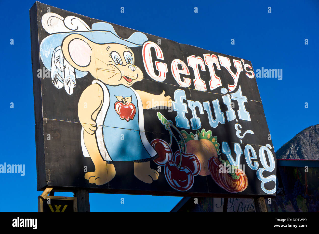 "Gerry di frutta e verdura", segno per strada di frutta e verdura in stand Keremeos, regione Okanagan-Similkameen, BC, Canada. Foto Stock