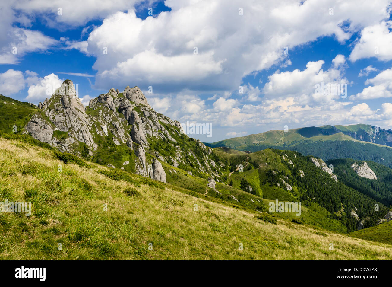 Ciucas paesaggio alpino nelle montagne dei Carpazi, scenario naturale della Romania Foto Stock