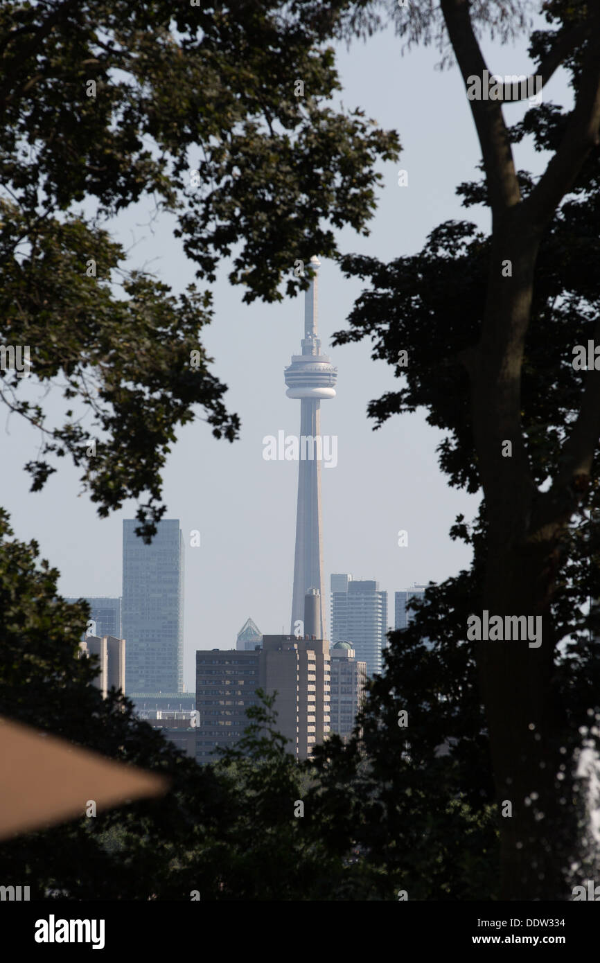 C.N Tower e il centro cittadino di Toronto Foto Stock