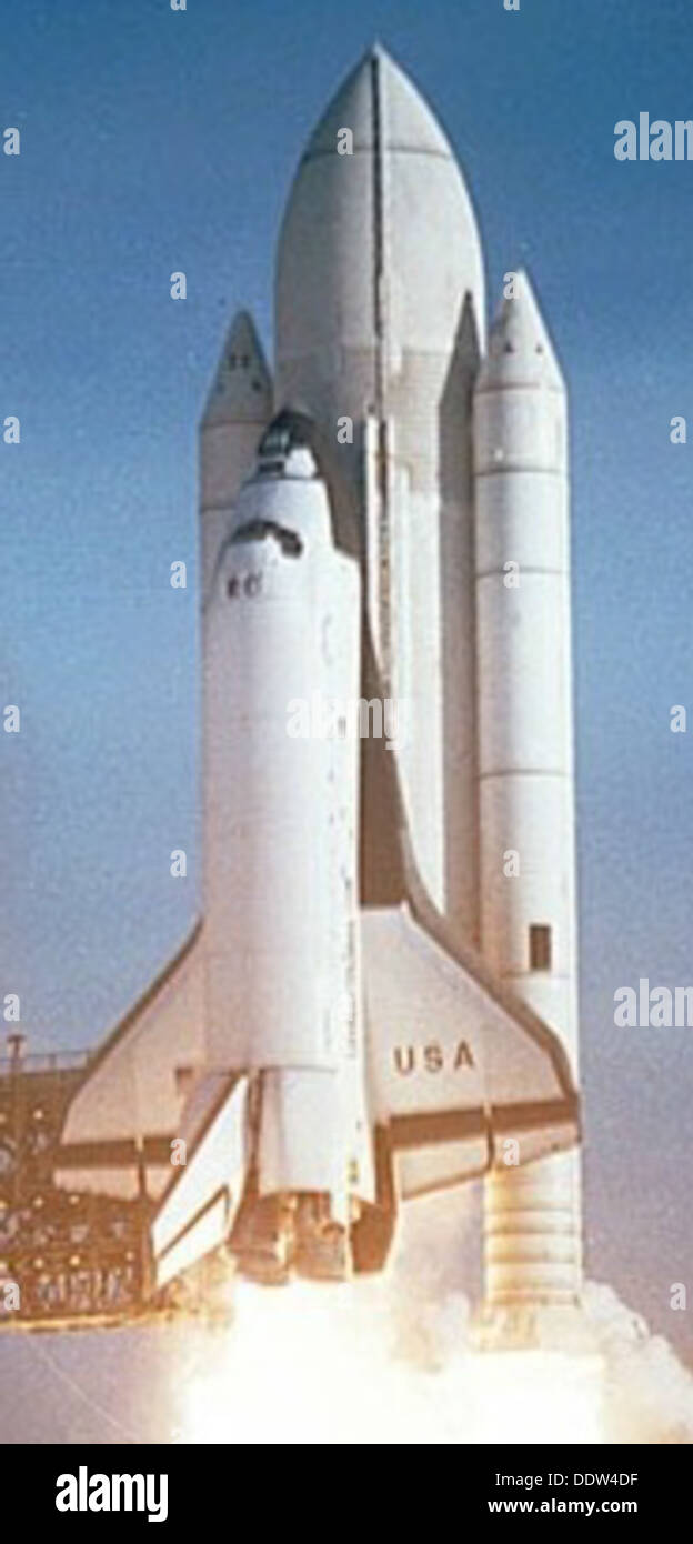 Lo Space Shuttle Columbia è stato lanciato il 12 aprile 1981, segnando la prima missione del programma Space Shuttle, STS-1. Questa missione storica è stata condotta dalla NASA e ha rappresentato un importante progresso nella tecnologia dei veicoli spaziali riutilizzabili, aprendo la strada per l'esplorazione spaziale futura. Foto Stock