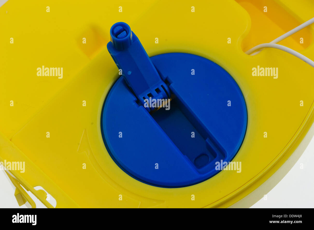 Avvolgitore di un Heartsine unità di addestramento per la sua gamma di defibrillatori automatici Foto Stock