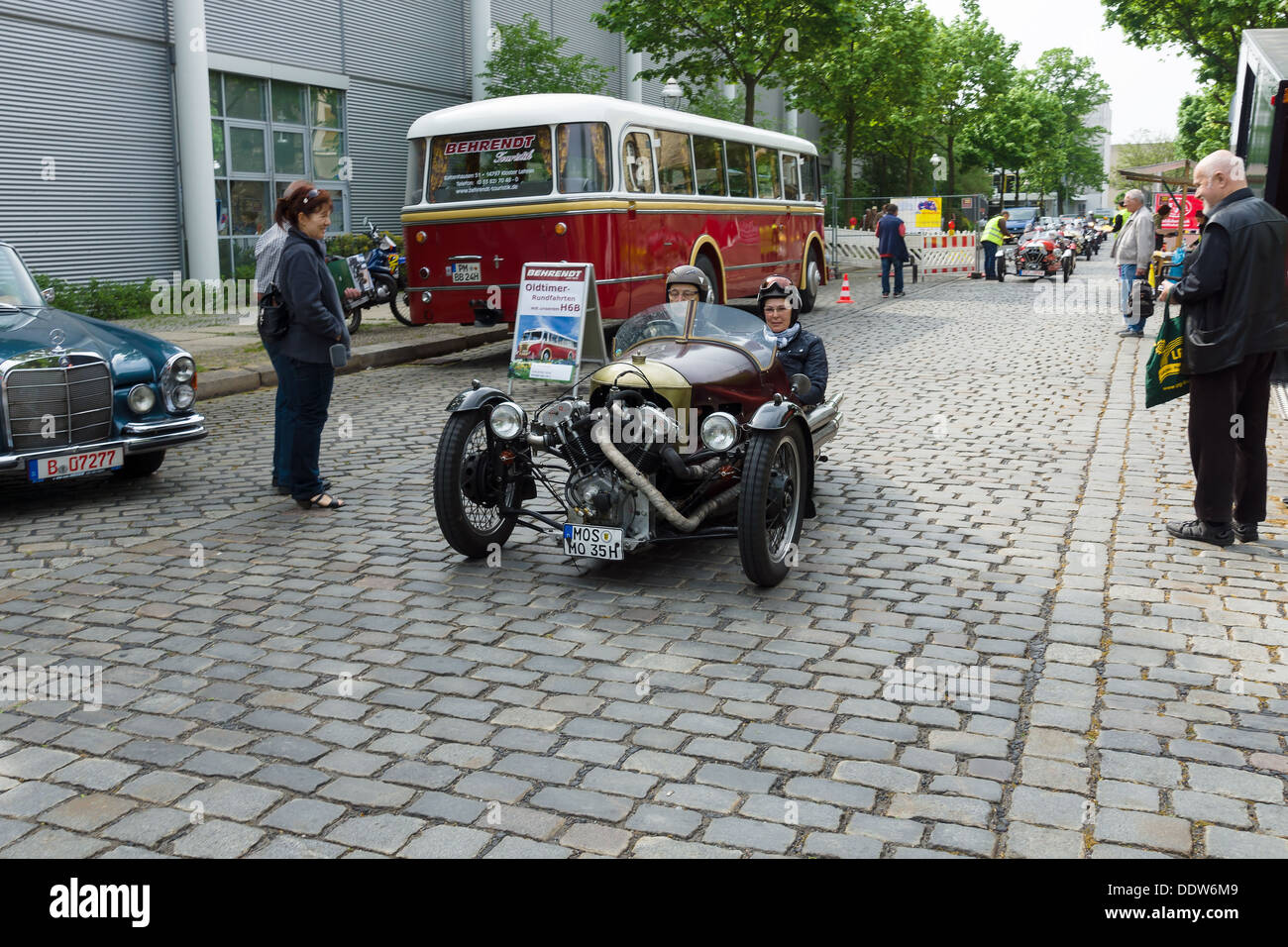 Berlino - 11 Maggio: V-Twin motocarri, Morgan Super Sport, 26. Oldtimer-Tage Berlin-Brandenburg, 11 Maggio 2013 Berlino, Germania Foto Stock