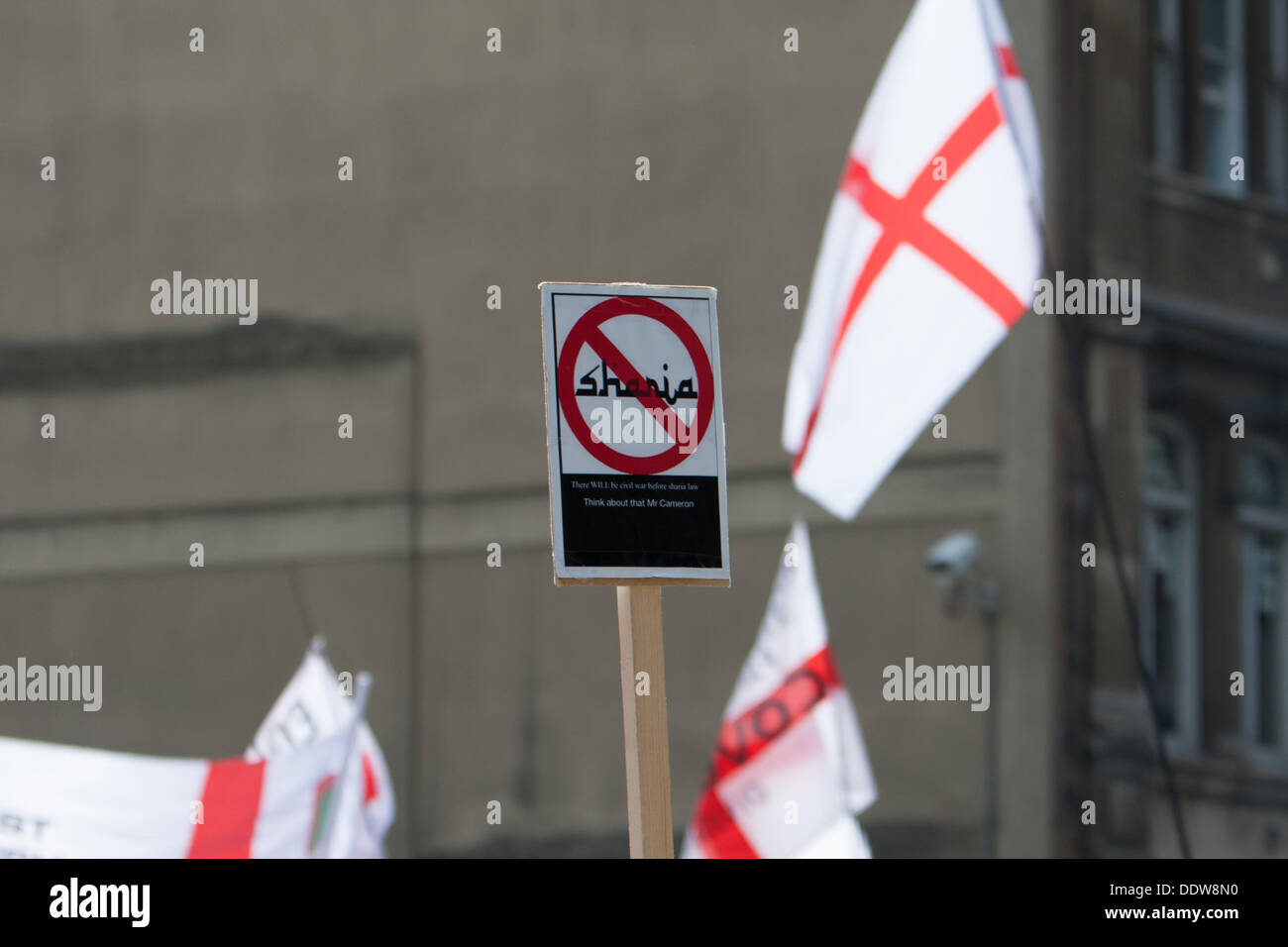 Londra, Regno Unito. 07Th Sep, 2013. Estrema destra EDL (Inglese Lega della Difesa) tenere il marzo e il rally nella zona est di Londra. Londra, UK, 7 settembre 2013 Credit: martyn wheatley/Alamy Live News Foto Stock