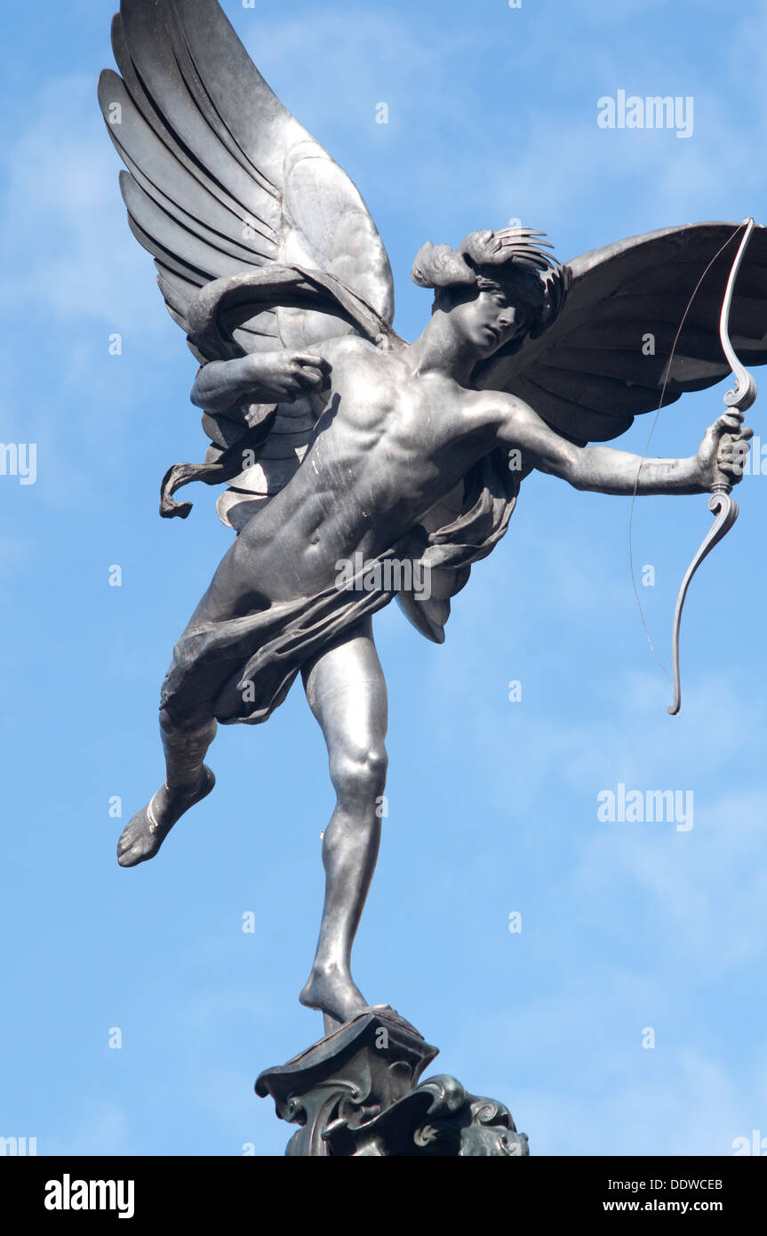 Inghilterra, Londra, Piccadilly Circus, Shaftesbury Memorial Fountain, Statua di Eros da Sir Alfred Gilbert Foto Stock