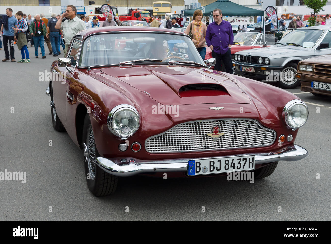 Una vettura sportiva Aston Martin DB4 (Superleggera) Foto Stock