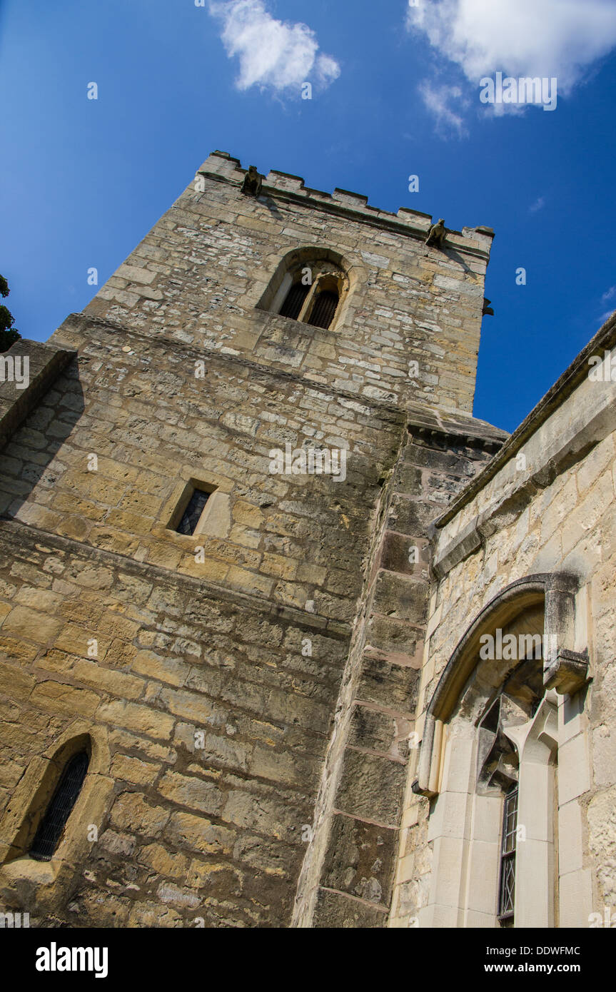 San Michele e Tutti gli Angeli chiesa in motivi di Brodsworth Hall di Doncaster, nello Yorkshire meridionale Foto Stock