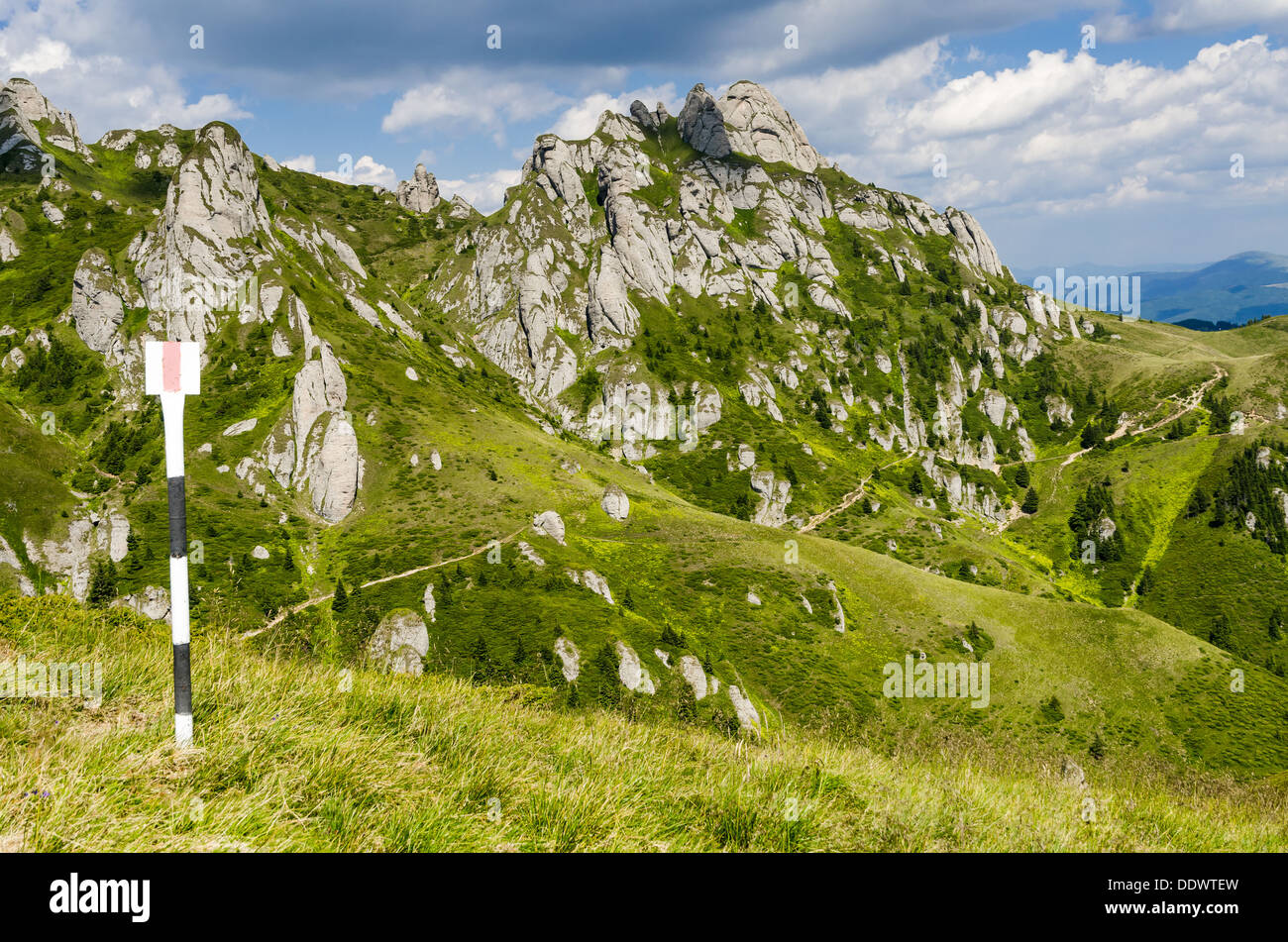 Ciucas paesaggio alpino nelle montagne dei Carpazi, scenario naturale della Romania Foto Stock