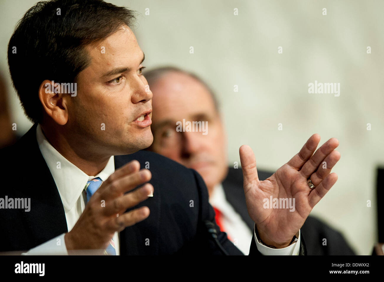Sett. 3, 2013 - Washington, DC, Stati Uniti - Il senatore Marco Rubio (R-FL) pone domande durante un Senato Comitato delle Relazioni Estere audizione in Washington, Distretto di Columbia, Stati Uniti, Martedì, Settembre 3, 2013. L'audizione è il primo pubblico dettagliato interrogatorio dell'amministrazione Obama di chiedere al Congresso per autorizzazione a punire il governo siriano per l uso di armi chimiche contro le forze ribelli. (Credito Immagine: © Pete Marovich/ZUMAPRESS.com) Foto Stock