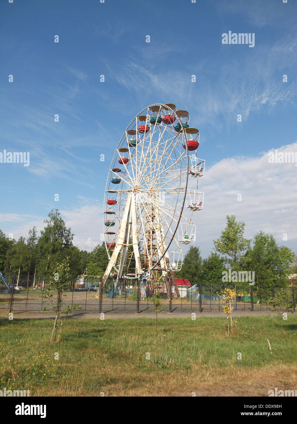 La grande ruota in posizione di parcheggio Foto Stock