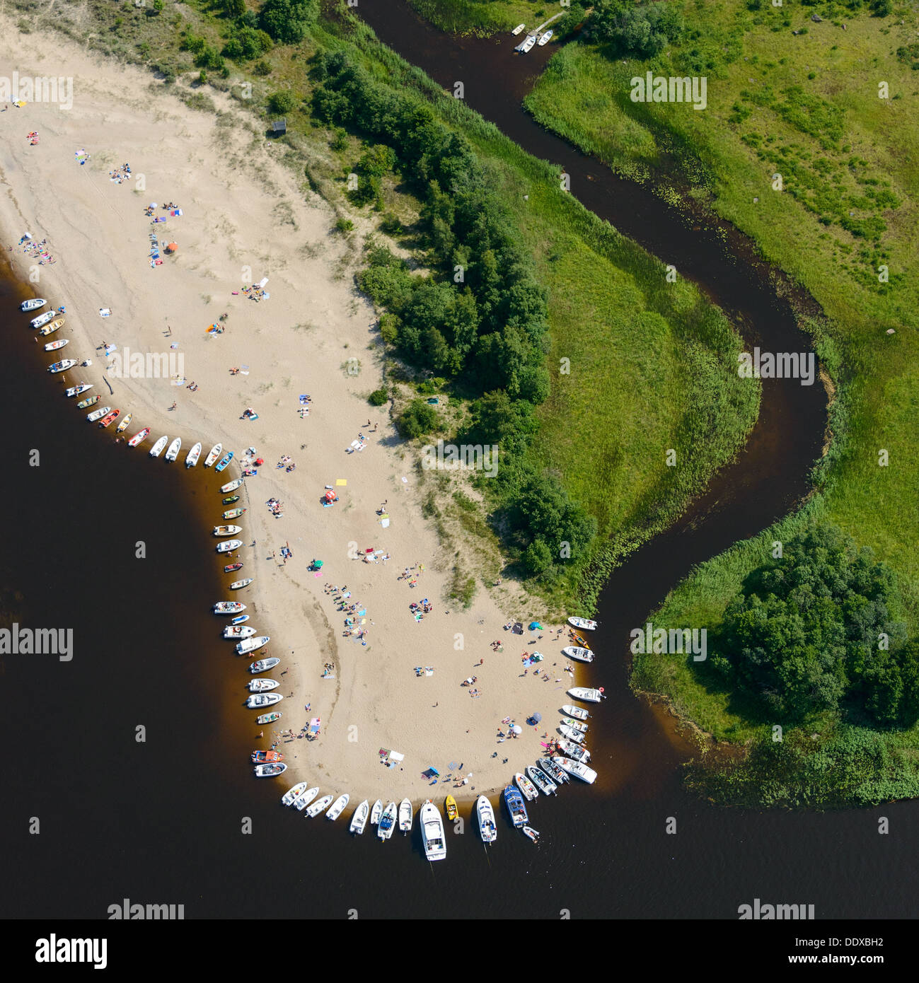 Vista aerea della spiaggia con barche, Rullsand, Uppland, Svezia Foto Stock
