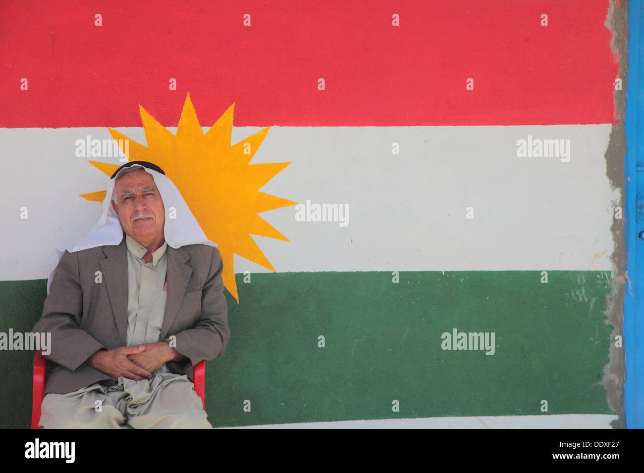 Domiz, Duhok provincia - Iraq settentrionale (Kurdistan iracheno) - Domiz Campo Profughi bandiera del Kurdistan Foto Stock