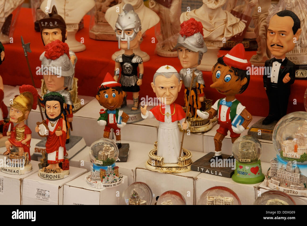 Un ritratto preso in un ambiente informale a piedi attraverso Roma. Foto Stock