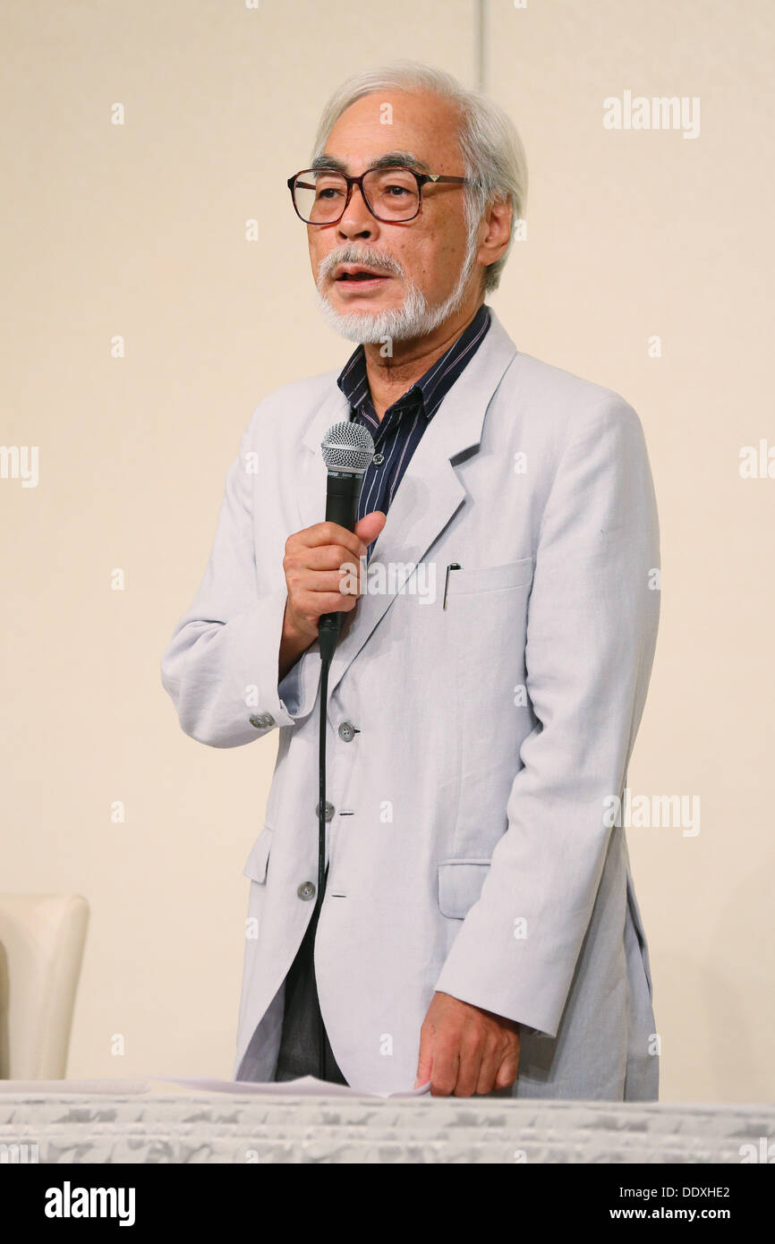 Hayao Miyazaki, 6 settembre 2013, Tokyo, Giappone: Direttore Hayao Miyazaki annuncia il suo ritiro dal settore animazione durante una conferenza stampa tenutasi a Tokio, Giappone. Miyazaki co-fondato Studio Ghibli nel 1985, dopo aver lavorato per la Toei Animation. Il suo primo film è stato Laputa: il castello nel cielo dal 1986; da allora ha lavorato personalmente su 11 film. Il suo ultimo film il vento sale(Jap: Kaze-tachinu) che è già un box-office hit in Giappone, è stato presentato al Festival del Cinema di Venezia ultima Domenica 1 settembre e saranno proiettati in tutto il mondo. Il filmato, circa il Japanese Aircraft designer Jiro H Foto Stock