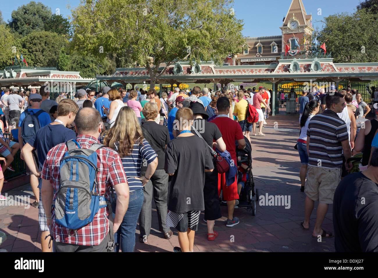 Disneyland Resort, Theme Park, ingresso al Magic mattina, Magia Extra ora, coda, California Foto Stock