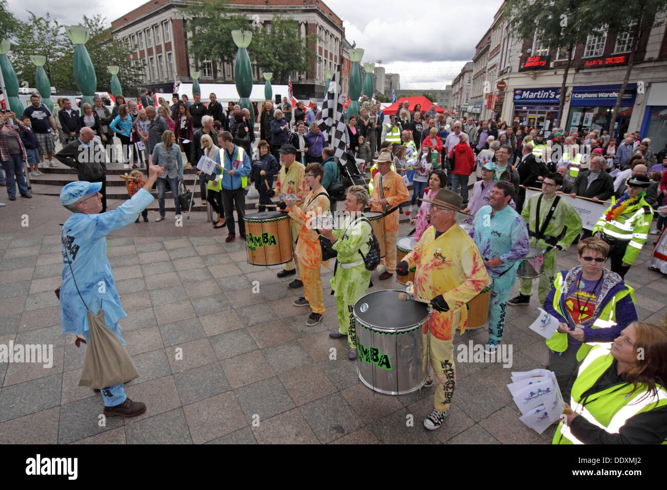 Karamba leader samba Warrington orgoglio Settembre 2013 Cheshire England Regno Unito WA1 Foto Stock