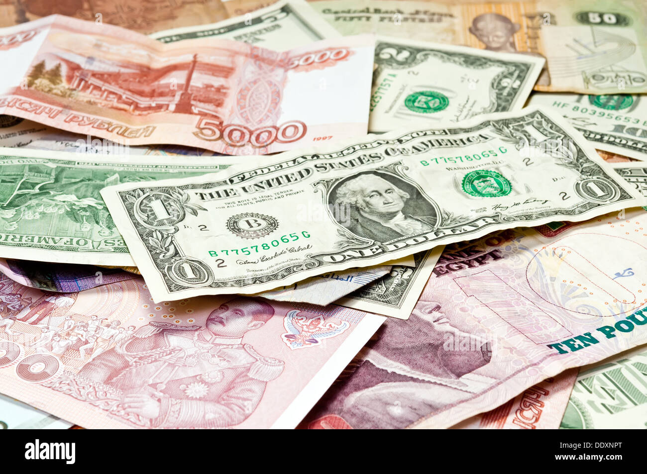 Carta mondiale sullo sfondo di denaro Foto Stock