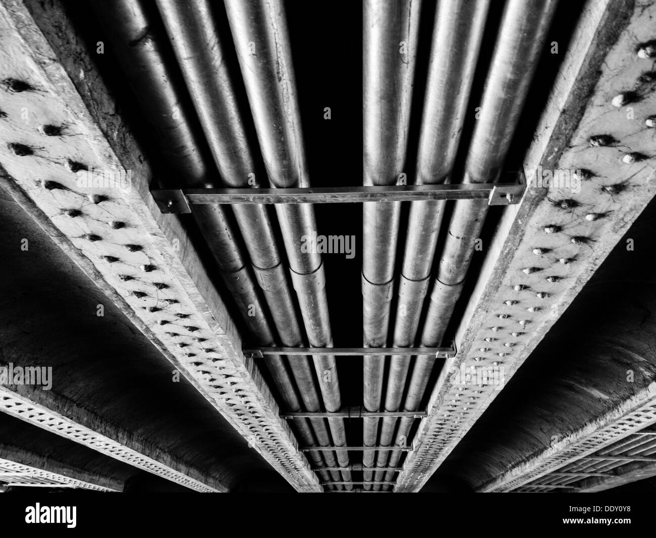La parte inferiore di un ponte lungo il canale di Nottingham. Nottingham, Regno Unito Regno Unito Foto Stock