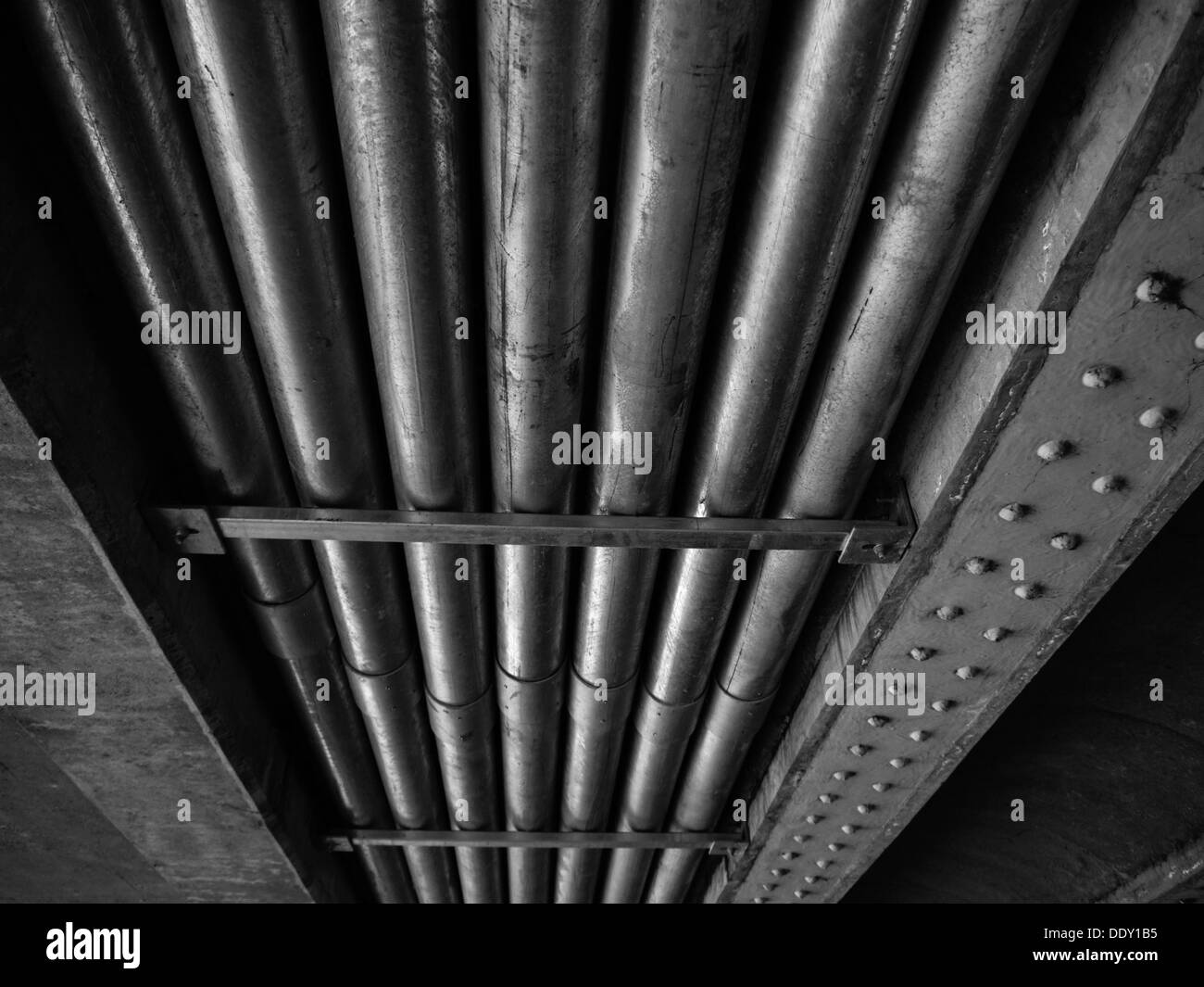 La parte inferiore di un ponte lungo il canale di Nottingham. Nottingham, Regno Unito Regno Unito Foto Stock