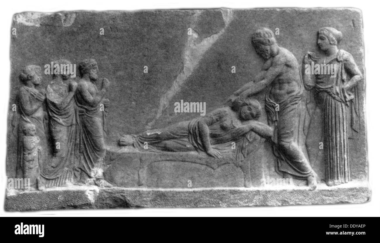 Medicina, mondo antico, incubazione all'ascella, Asclepio che tocca paziente e la guarisce, scultura in marmo, Pireo, mondo antico, tempi antichi, Grecia, belle arti, arte, rilievo, mitologia, religione, religioni, Dio, dei, divinità, divinità, divinità, scienze mediche, Asclepio, cura, cura, mezza lunghezza, piedi, contatto, paziente, malati, malati, malati Mentire, dormire, dormire, addormentarsi, incubazione, medicina, medicine, guarire, healing, tempio healing, templi healing, storico, storico, persone, mondo antico, Additional-Rights-Clearences-Not Available Foto Stock