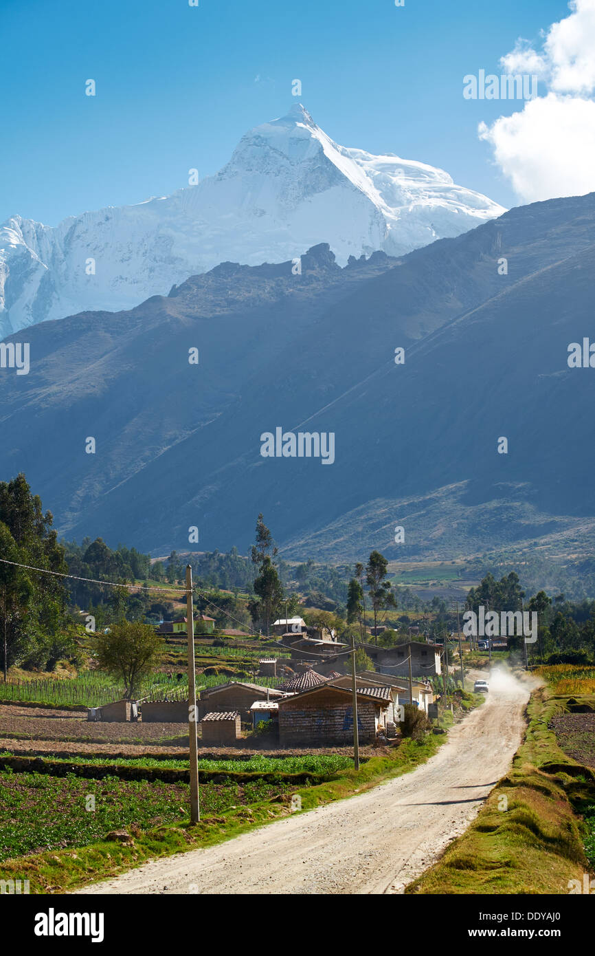 Il vertice di Nevados Hunadoy nel Huascarán National Park, Ande peruviane. Foto Stock