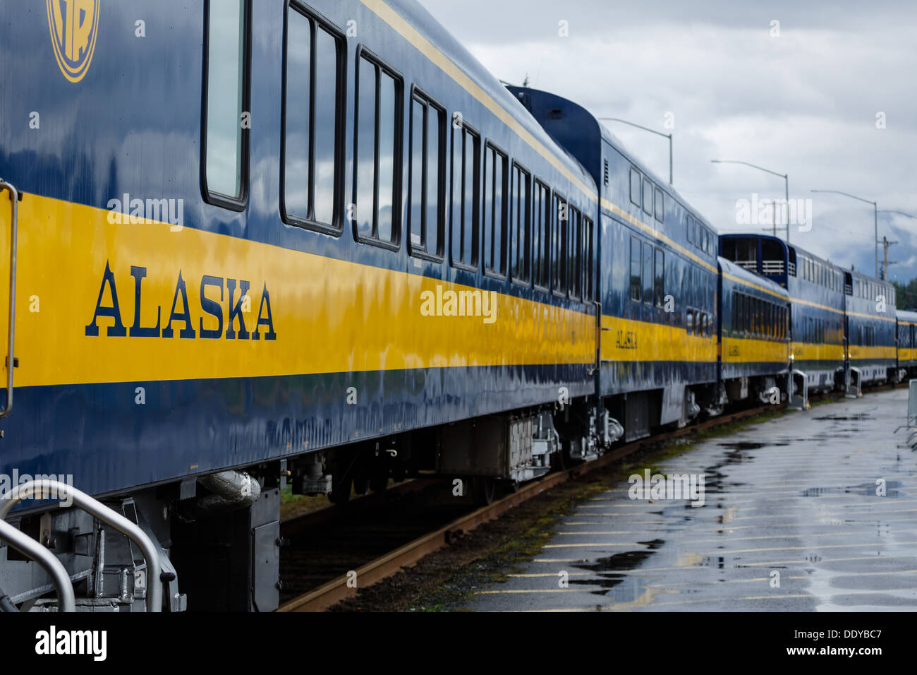 Vagoni ferroviari dell'Alaska Railroad pronti a trasportare turisti e merci Foto Stock