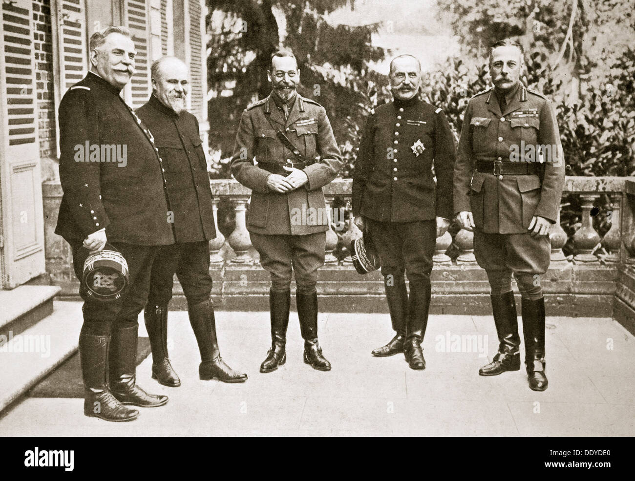 Re Giorgio V in Francia, la guerra mondiale I, 1916. Creatore: sconosciuto. Foto Stock